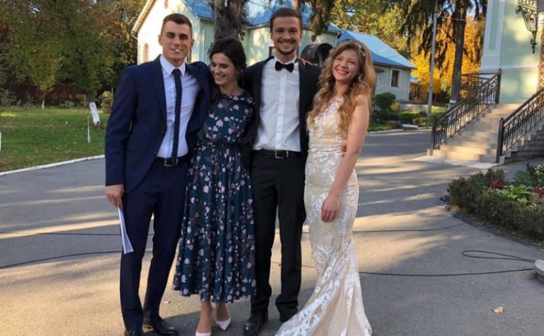 Головні й другорядні актори серіалу “Таємниці”